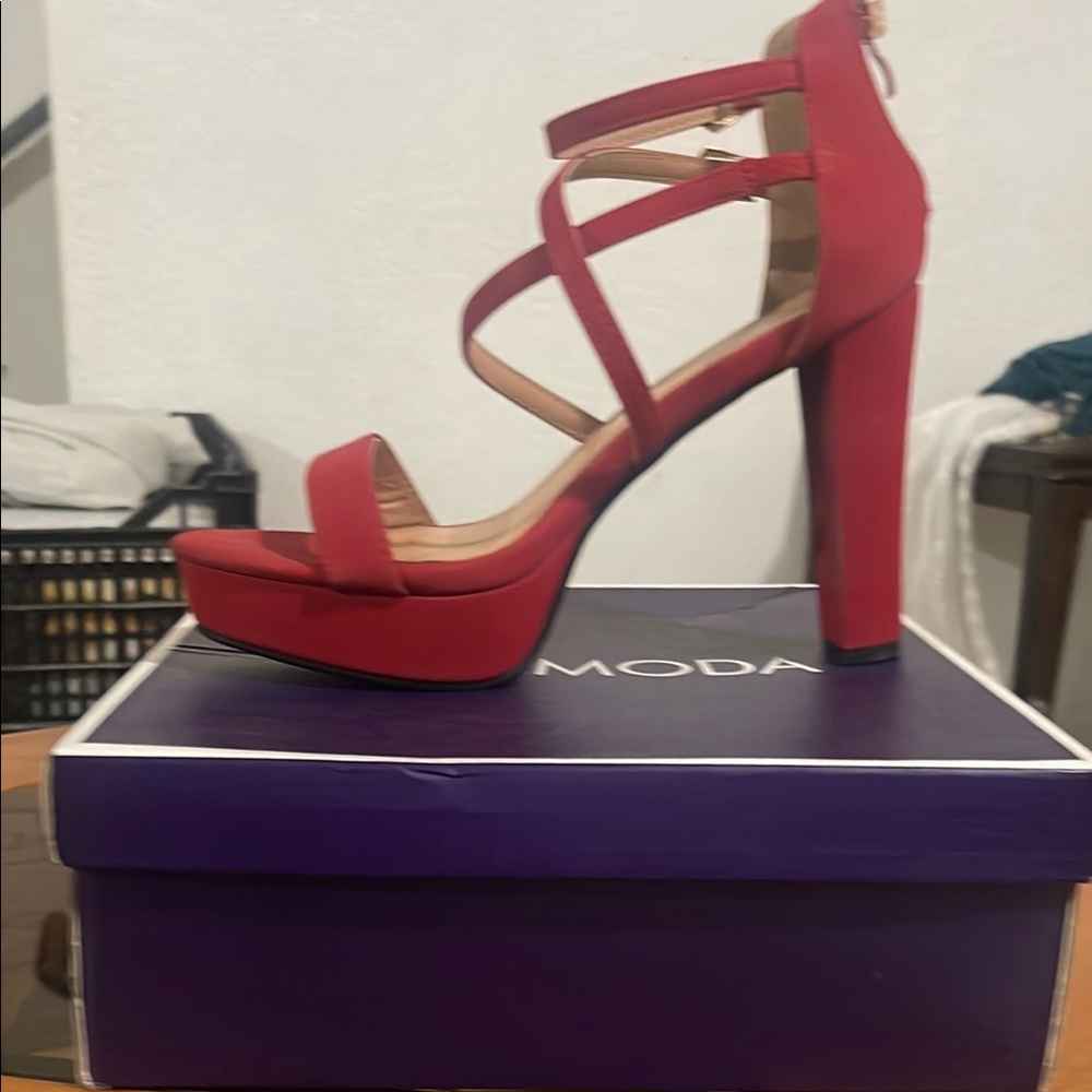 Moda Scarlet Strappy Platform Heels
